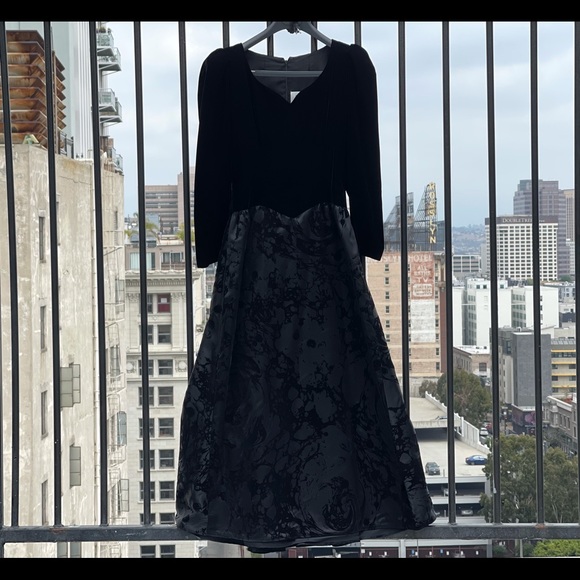 VTG Richilene Puff Sleeve Velvet jacquard Black DressUS Sz: S